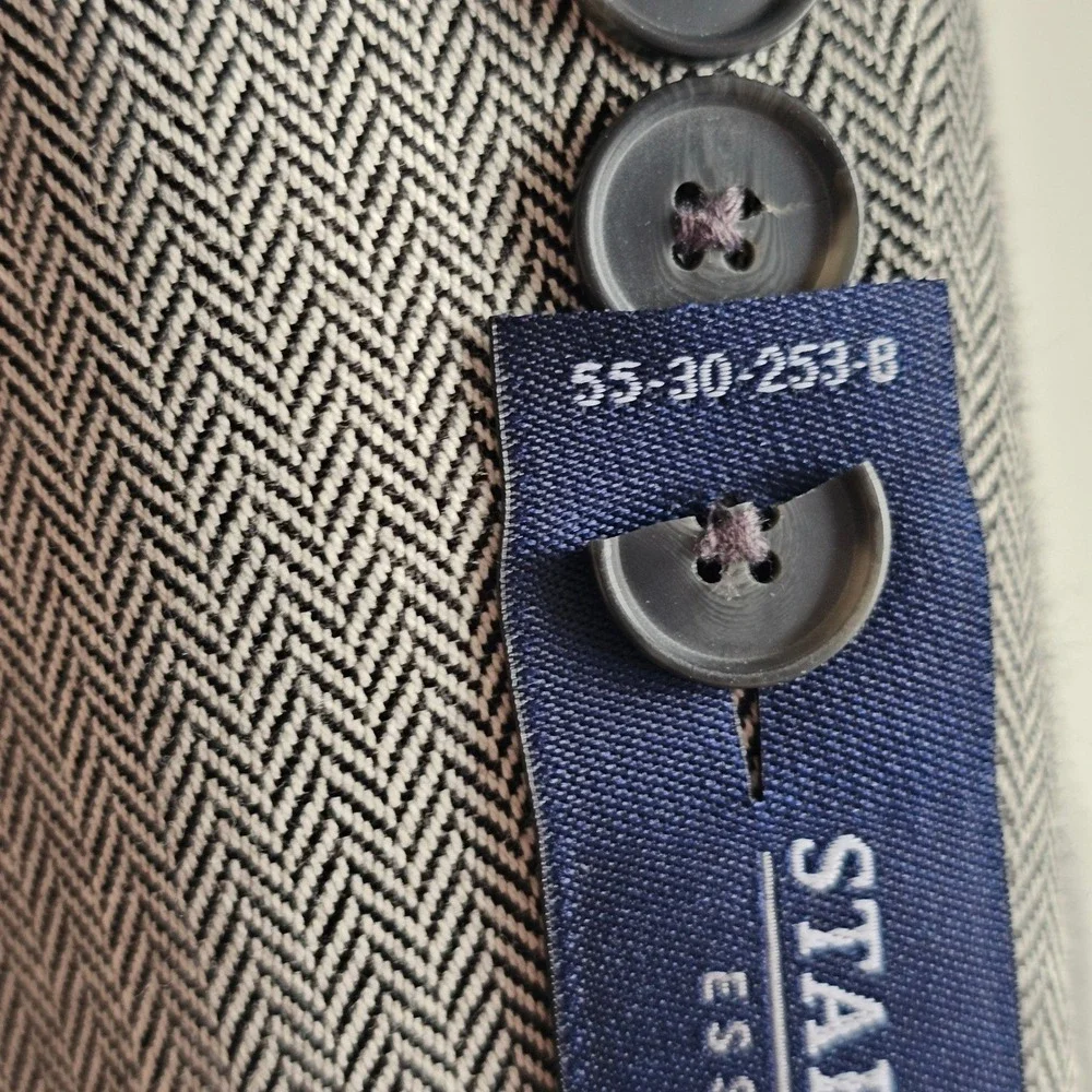 Stafford Essentials Men's Gray Herringbone Classic Fit Sports Coat 42‎ Short NWT